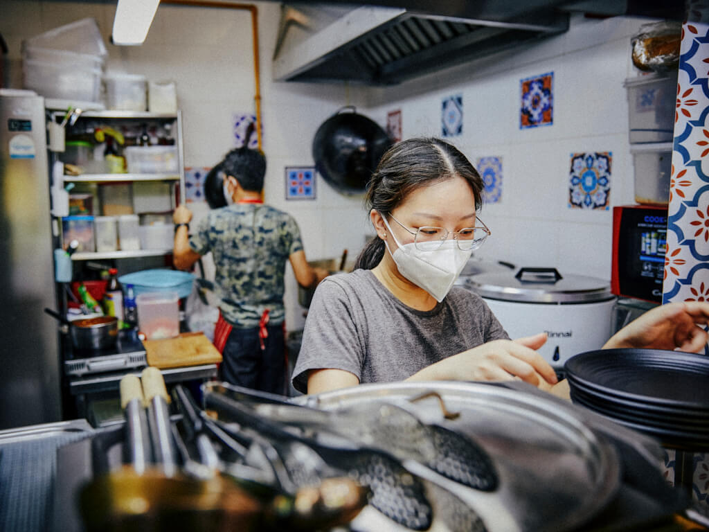 Nyonya Pok Pok Kay_father-daughter duo Leon and Sarah in the kitchen