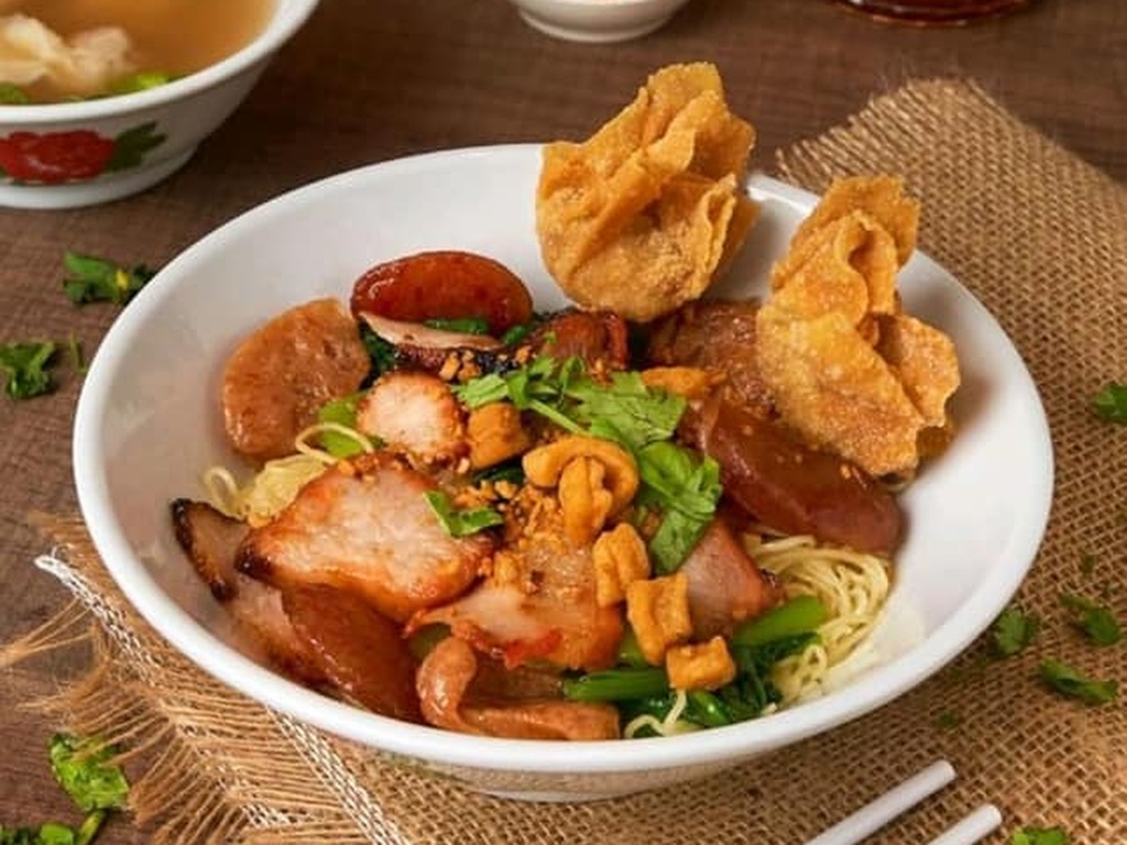 Huay Kwang Thai Wanton Mee_Thai-style char siew wanton mee