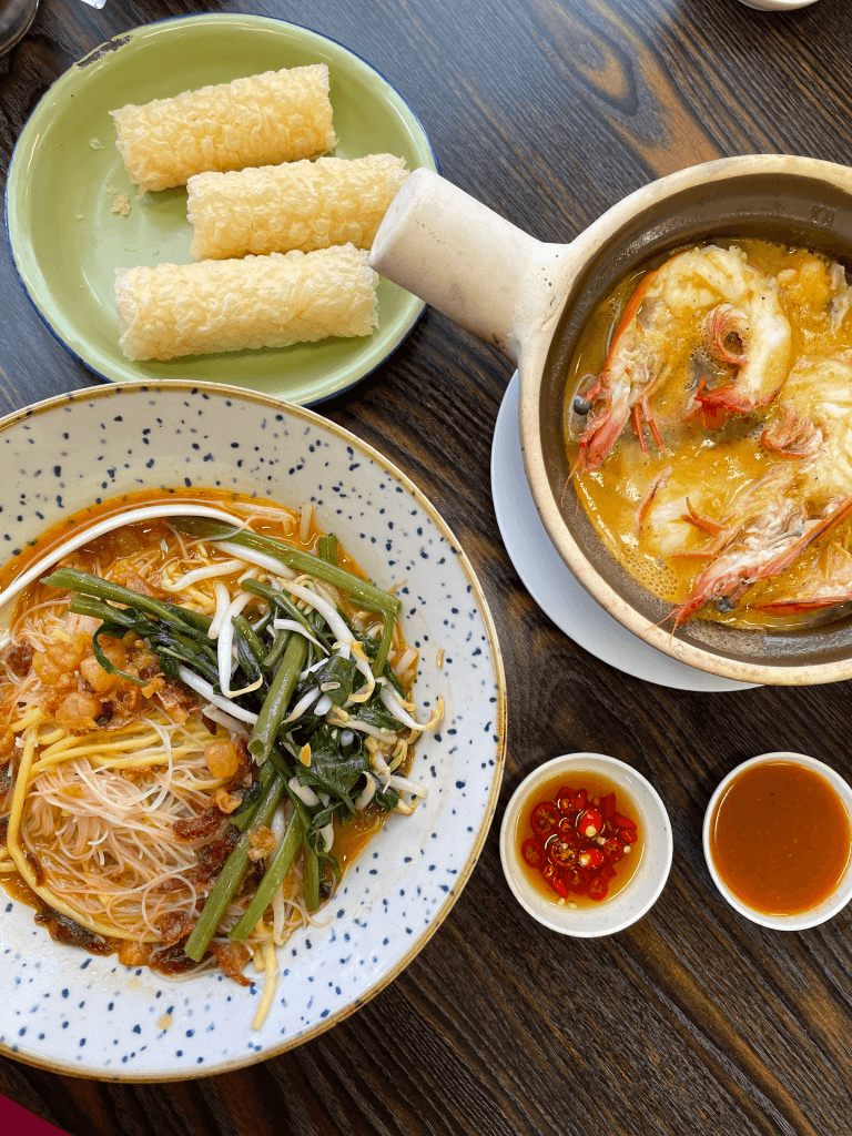 One Prawn & Co_HungryGoWhere_five fortune big prawns claypot noodle soup