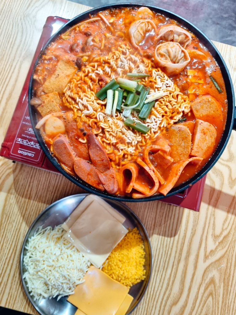 scmkmk_army stew_my korean mom's kimchi