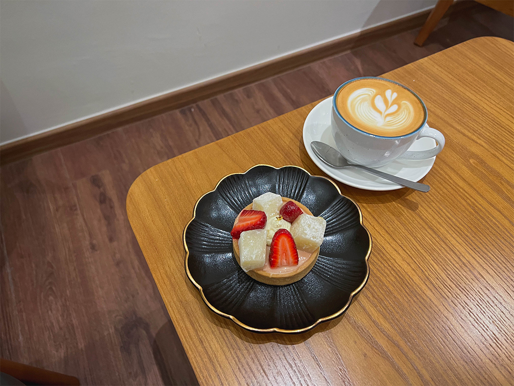 Gamo_HungryGoWhere_strawberry mochi tart