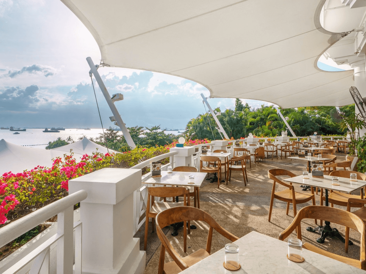 beachfront restaurants_hungrygowhere_clifftop panamericana views