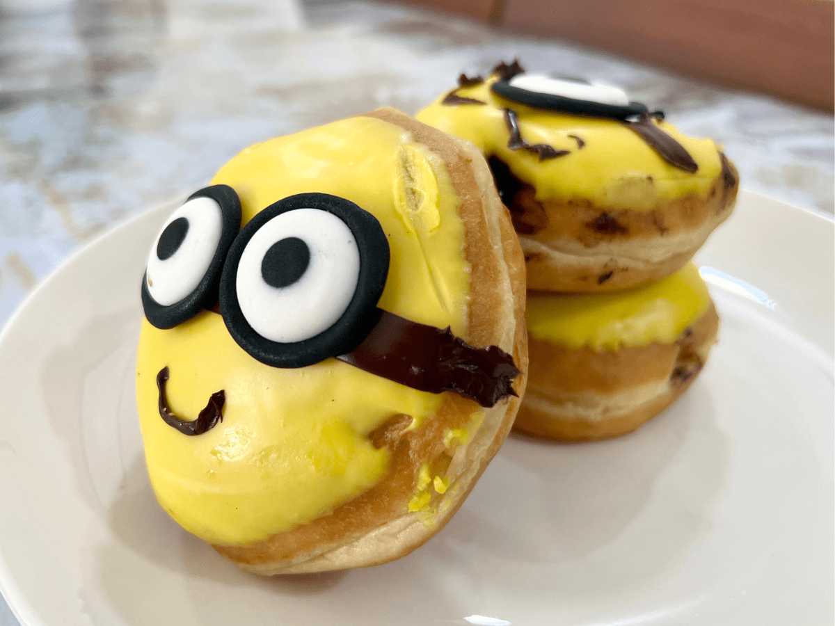 The Minions-themed doughnuts_hungrygowhere
