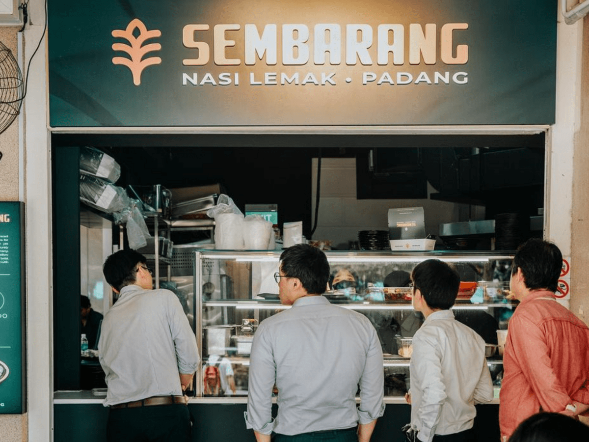 Storefront of Sembarang Nasi Lemak stall.