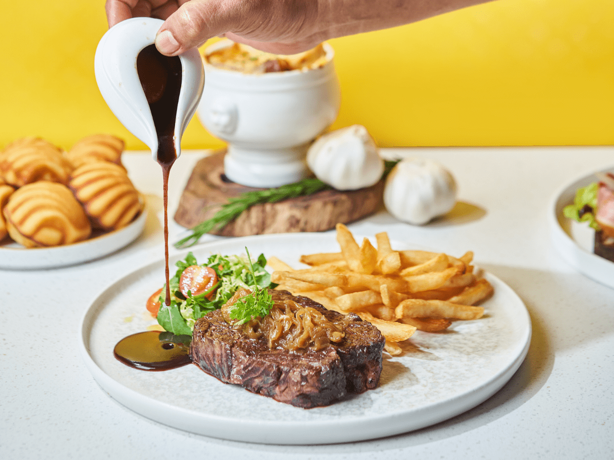 Alkove wagyu onglet steak frites.