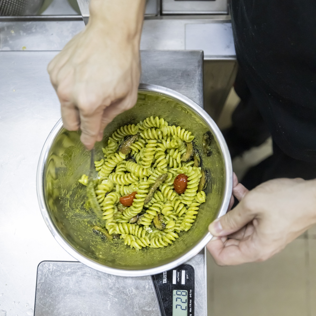 clarence chooi_hungrygowhere_fusilli pesto