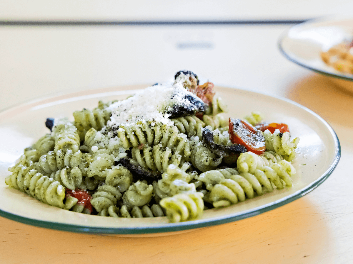 clarence chooi_hungrygowhere_fusilli pesto