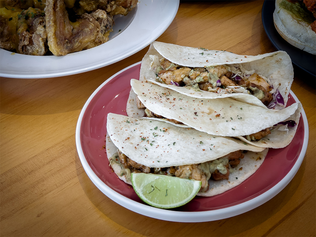 Tres Sombreros_HungryGoWhere_tacos