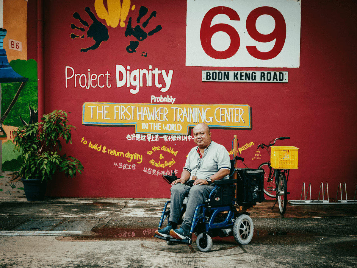 project dignity_hungrygowhere_entrance mural