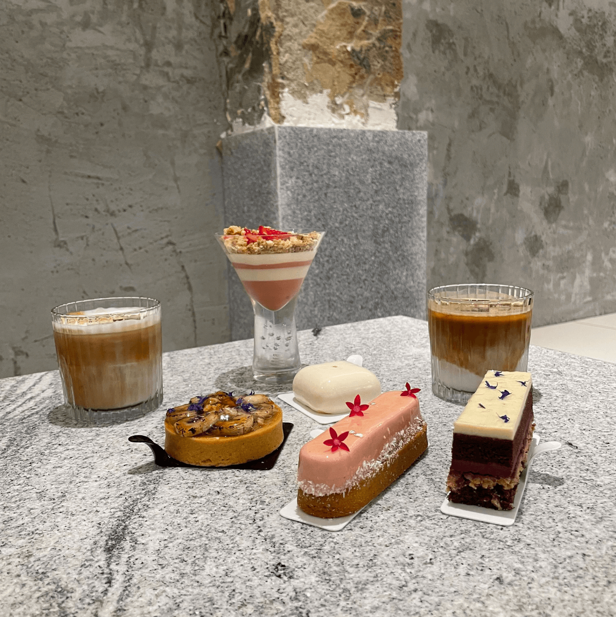 luna patisserie_hungrygowhere_cakes and drinks