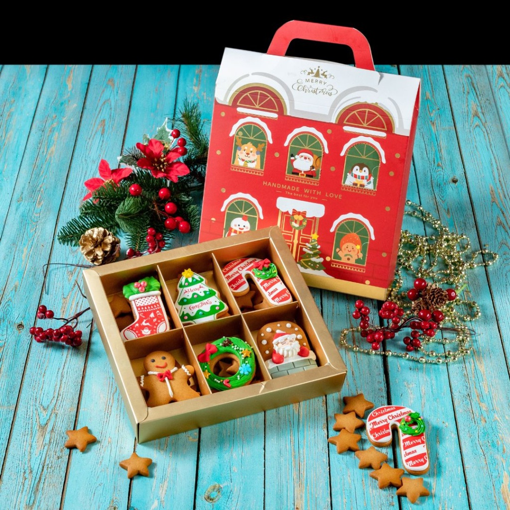 Christmas_HungryGoWhere_gingerbread gift box