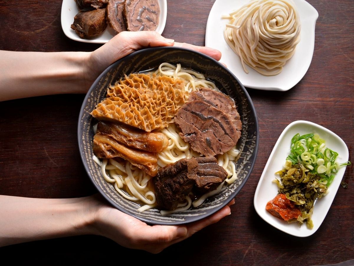 Taiwan’s famous Michelin-recommended Niu Dian Beef Noodles opens in Singapore