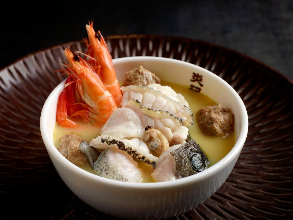 02 joy-My Must Eats Hong Huifang-Yanji Gourmet Seafood Soup-HungryGoWhere