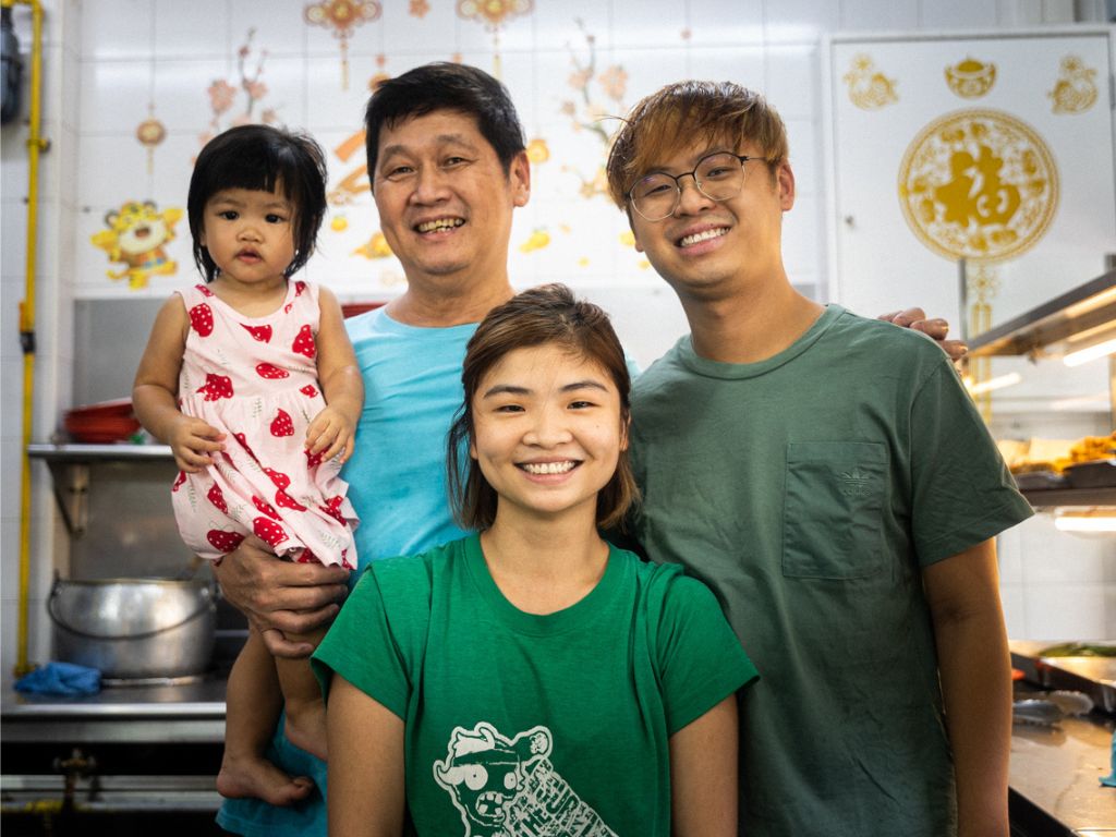 07 dt yong tau foo-928 Ngee Fou Hakka (Ampang) Yong Tou Fou-Elaine Pang and family-HungryGoWhere