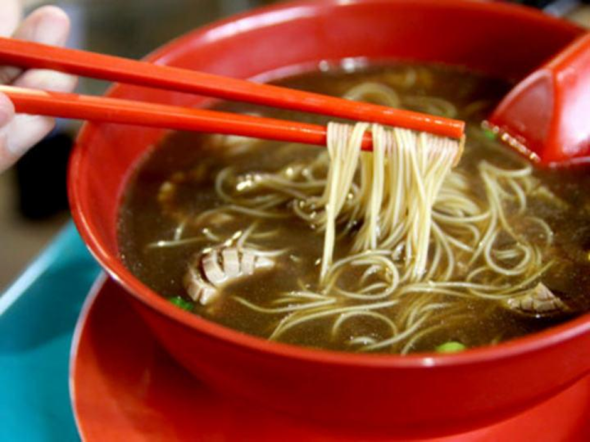Seng Kee Black Chicken Herbal Soup: Kidney Mee Sua