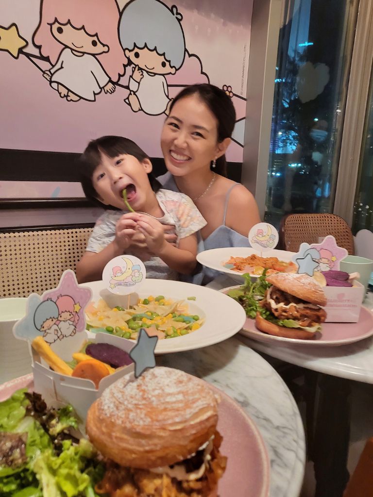 Tay Kewei_hungrygowhere_My Must-Eats Cafe with son Momo