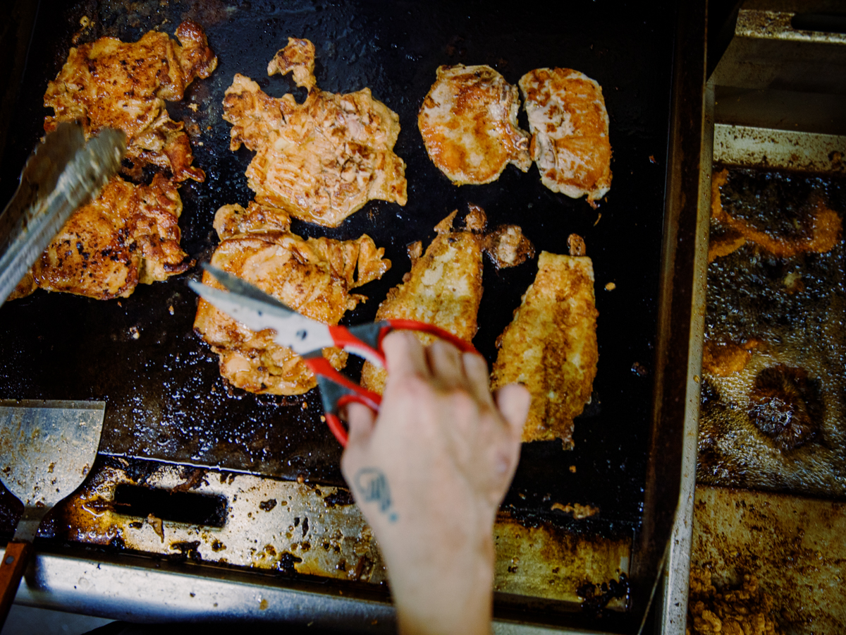 the flying pan_hungrygowhere_chicken chop fresh off the grill