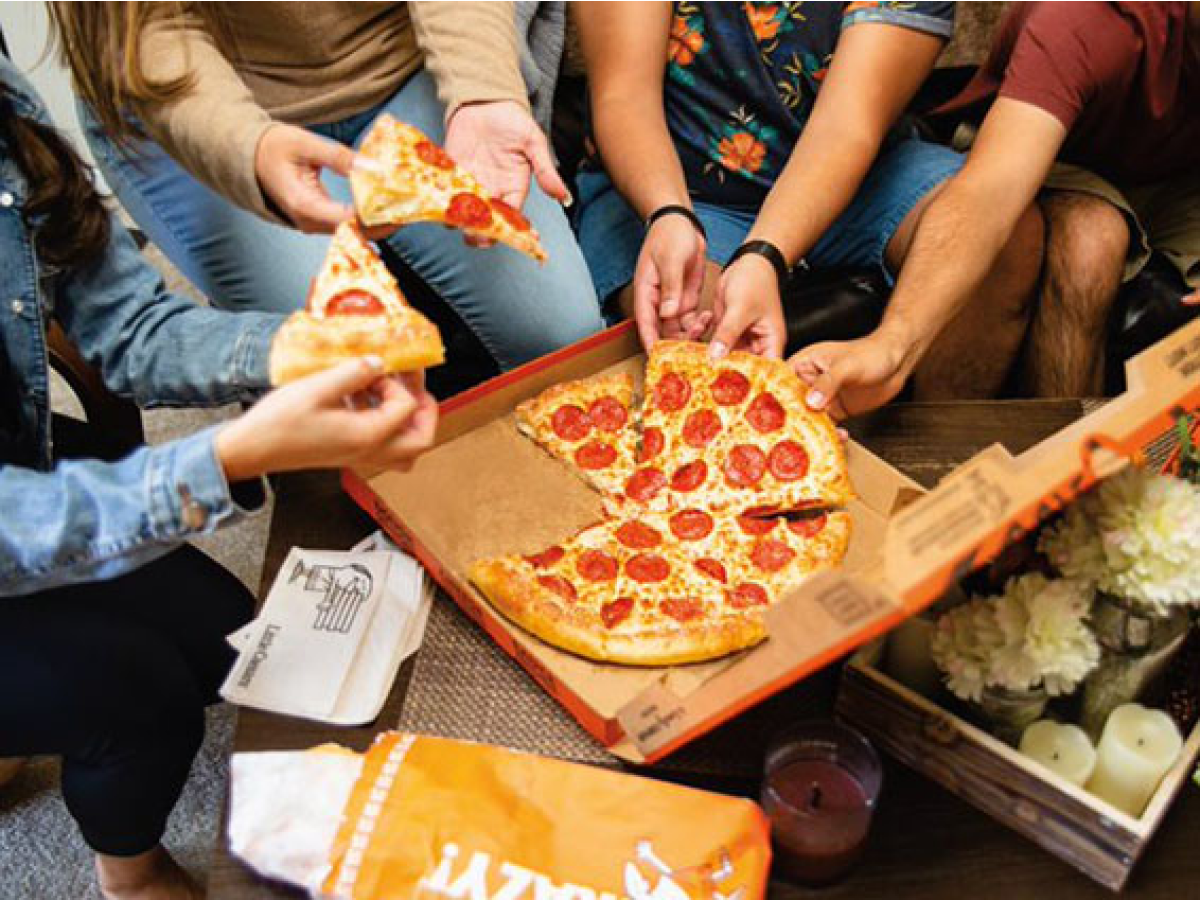 Little Caesars: 12 inch pizza and 2 drinks for just $5