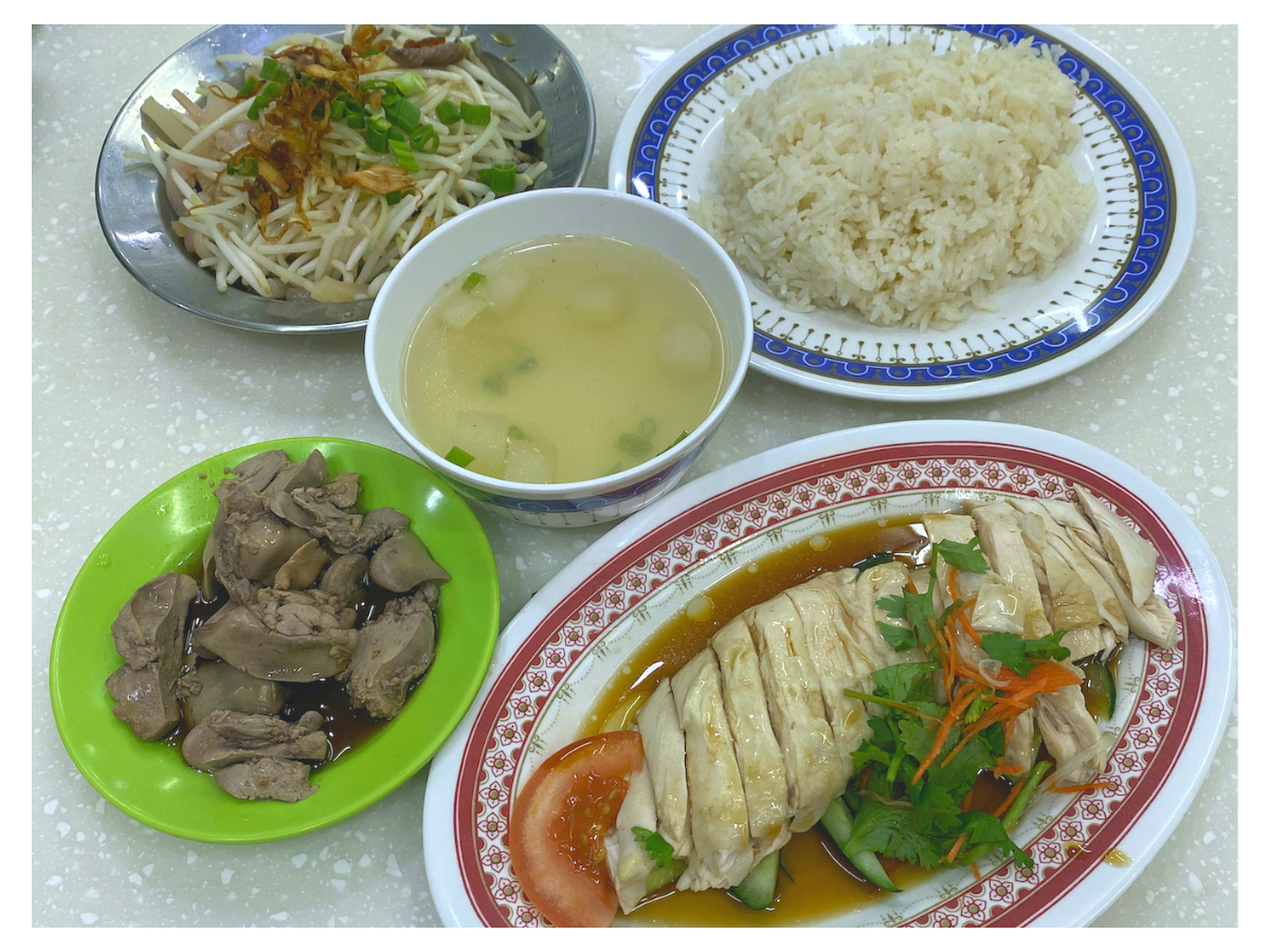 Lucky Chicken Rice: Office workers at Orchard Road swear by it!