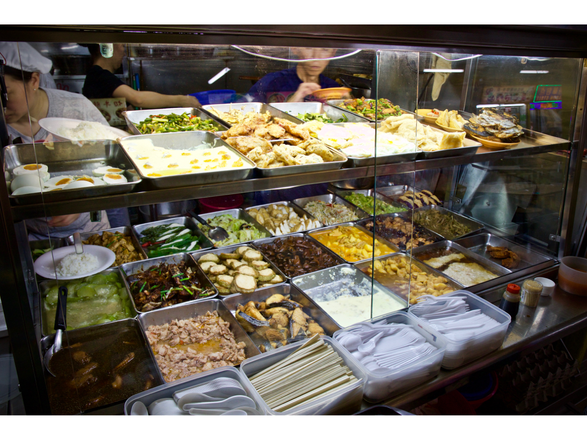 Ye Ji Cooked Food: This Chinese Economic Rice stall that has impressively long queues!