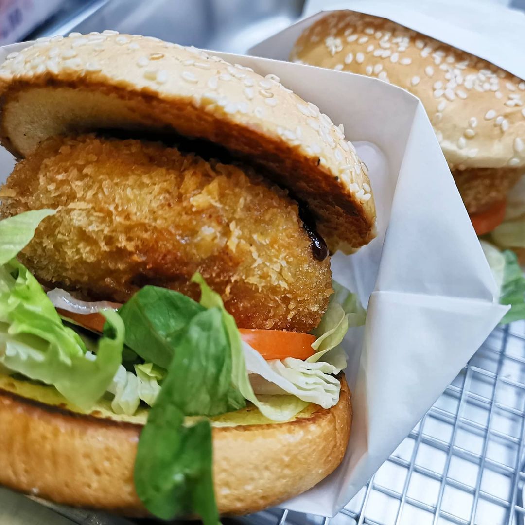 10 burgers under S$10 in Singapore | HungryGoWhere