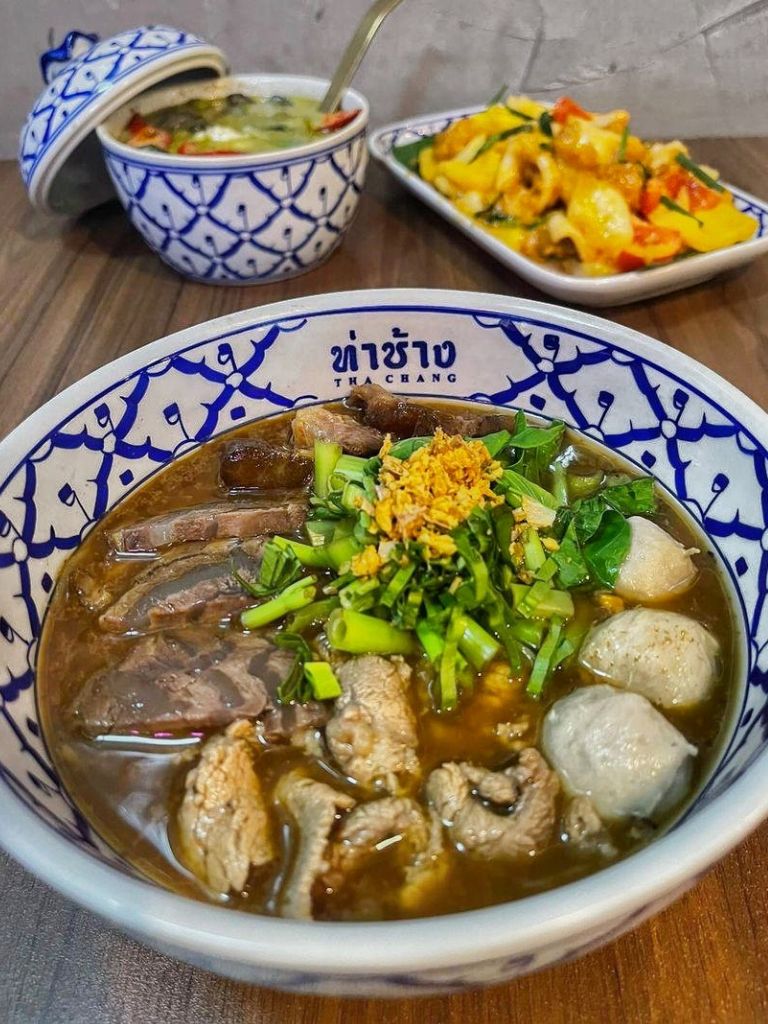 03 ev-golden mile complex close-where best thai restaurants moving to-tha chang noodle bar telok ayer-HungryGoWhere