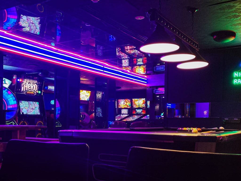 06 ev-fun date spots singapore-restauraunts with activities-level up arcade bar-HungryGoWhere