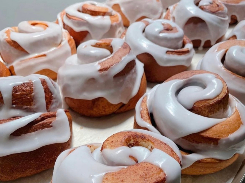 07 pl-cinnamon rolls-The French American Bakery-HungryGoWhere.png