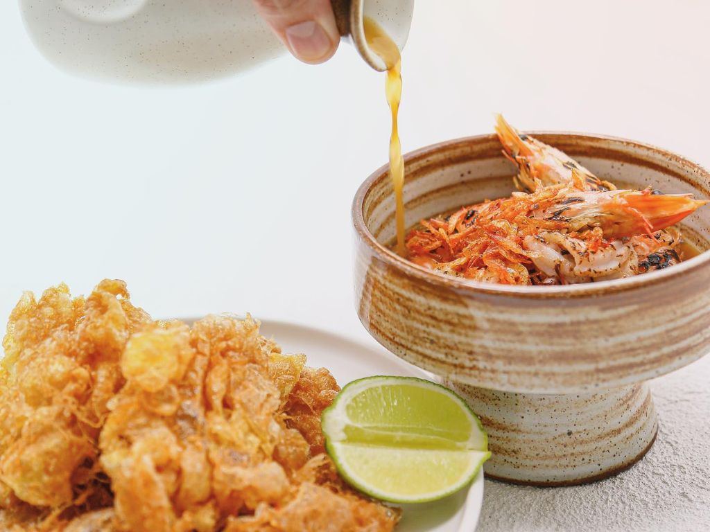 03 ev-romantic restaurants singapore-affordable-hue restaurant-HungryGoWhere