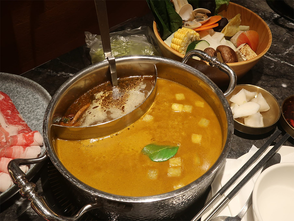07 yw-xiabu xiabu-nanyang curry base-HungryGoWhere