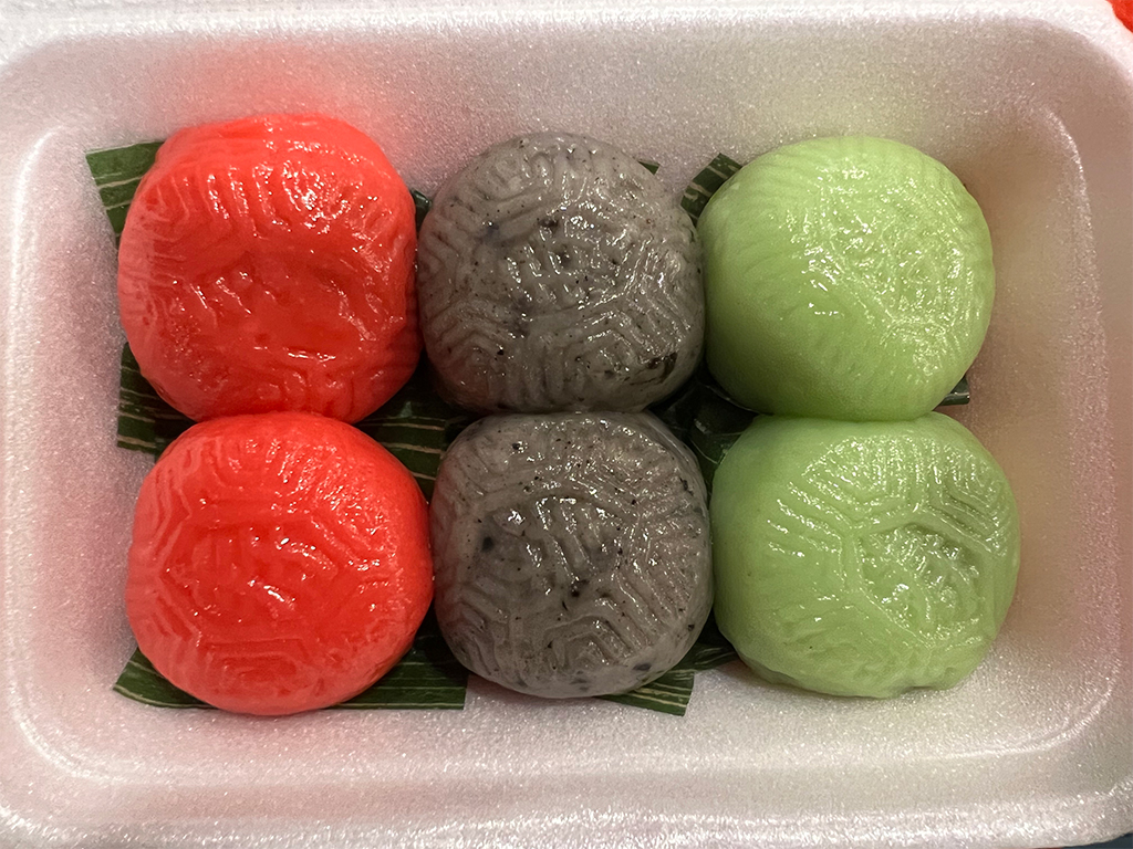 08 gh black sesame - black sesame ang ku kueh - poh cheu ang ku kueh - HungryGoWhere