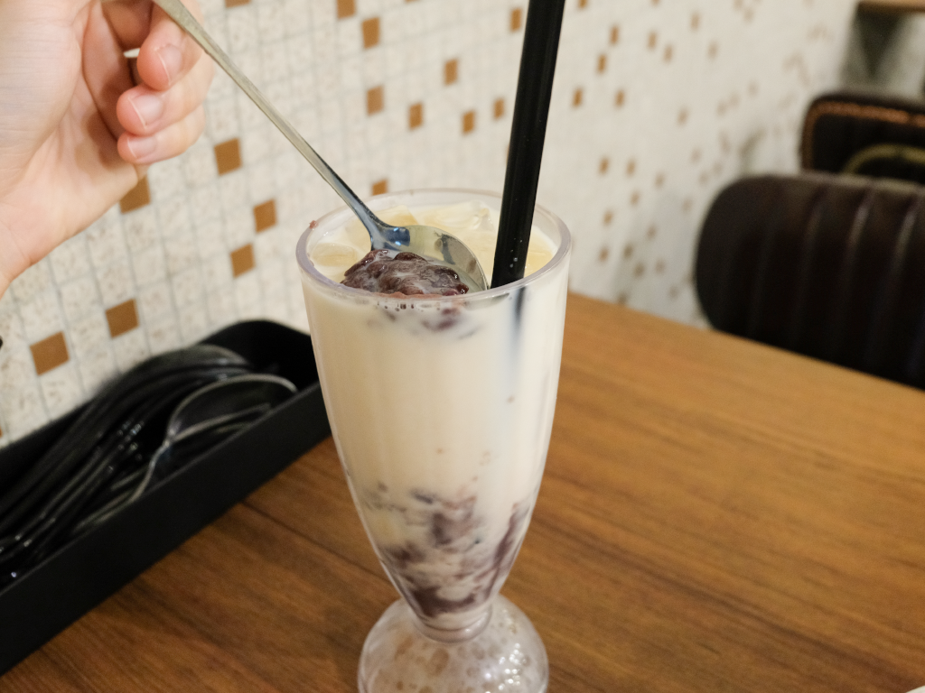 09-gl-Friends Kitchen HK-Red Bean Milk-HungryGoWhere