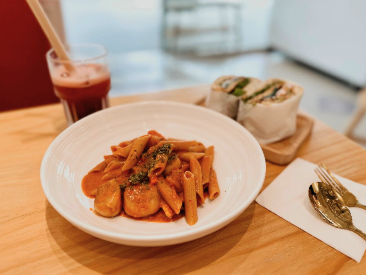 Lilac Oak: Vegan cafe near Dhoby Ghaut with pastries, sandos and more