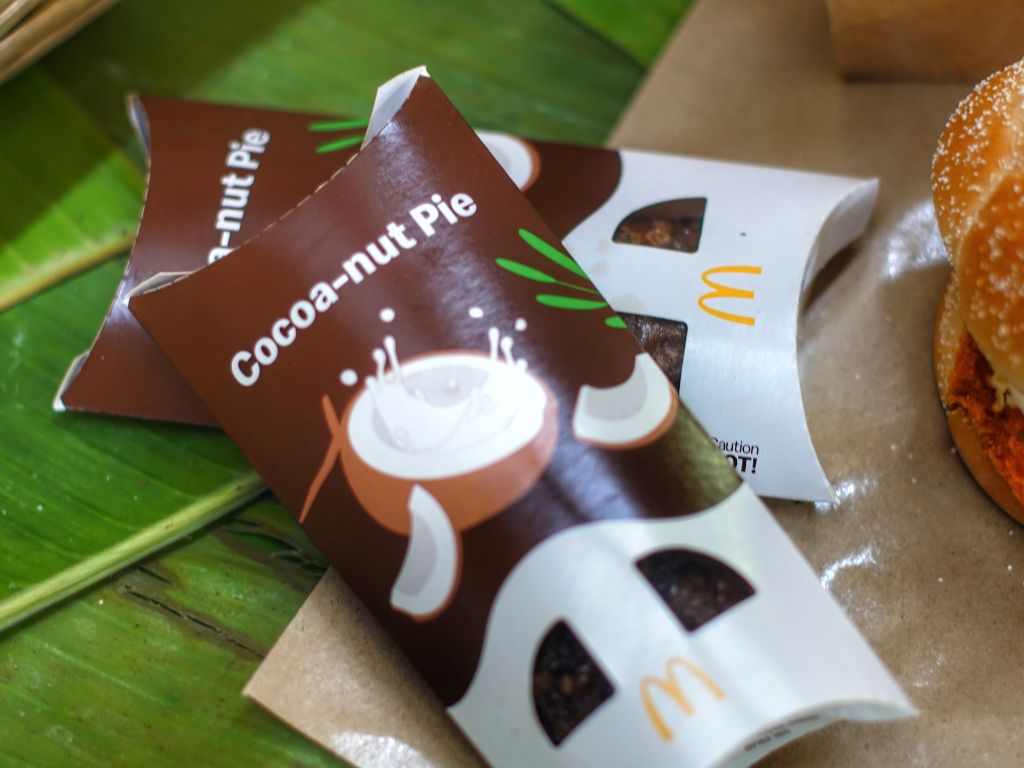 04 ev-mcdonald's singapore-nasi lemak burger national day special-cocoa nut pie -hungrygowhere