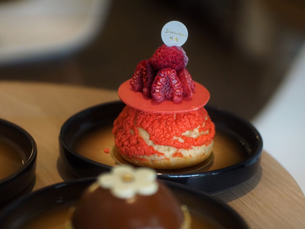 03 ev-delicatesse-raspberry cream puff-hungrygowhere