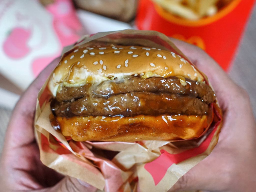 03 ev-mcdonald's singapore-samurai burger 2023-hungrygowhere