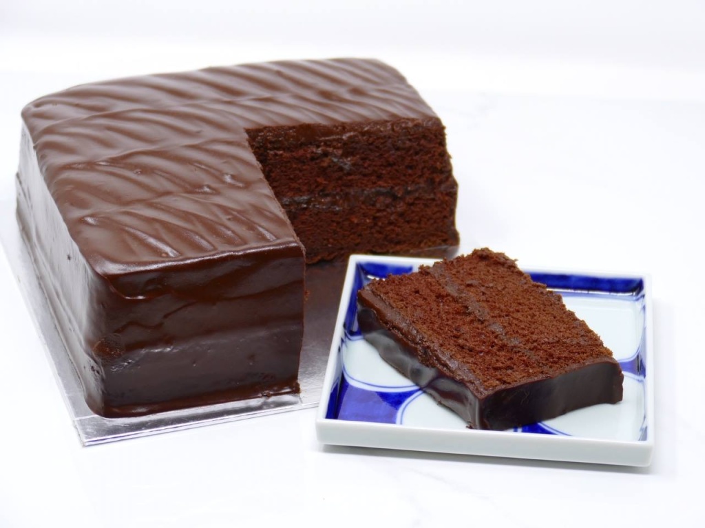 01-em-Lana-Cakes-Best-Chocolate-Cake-HungryGoWhere