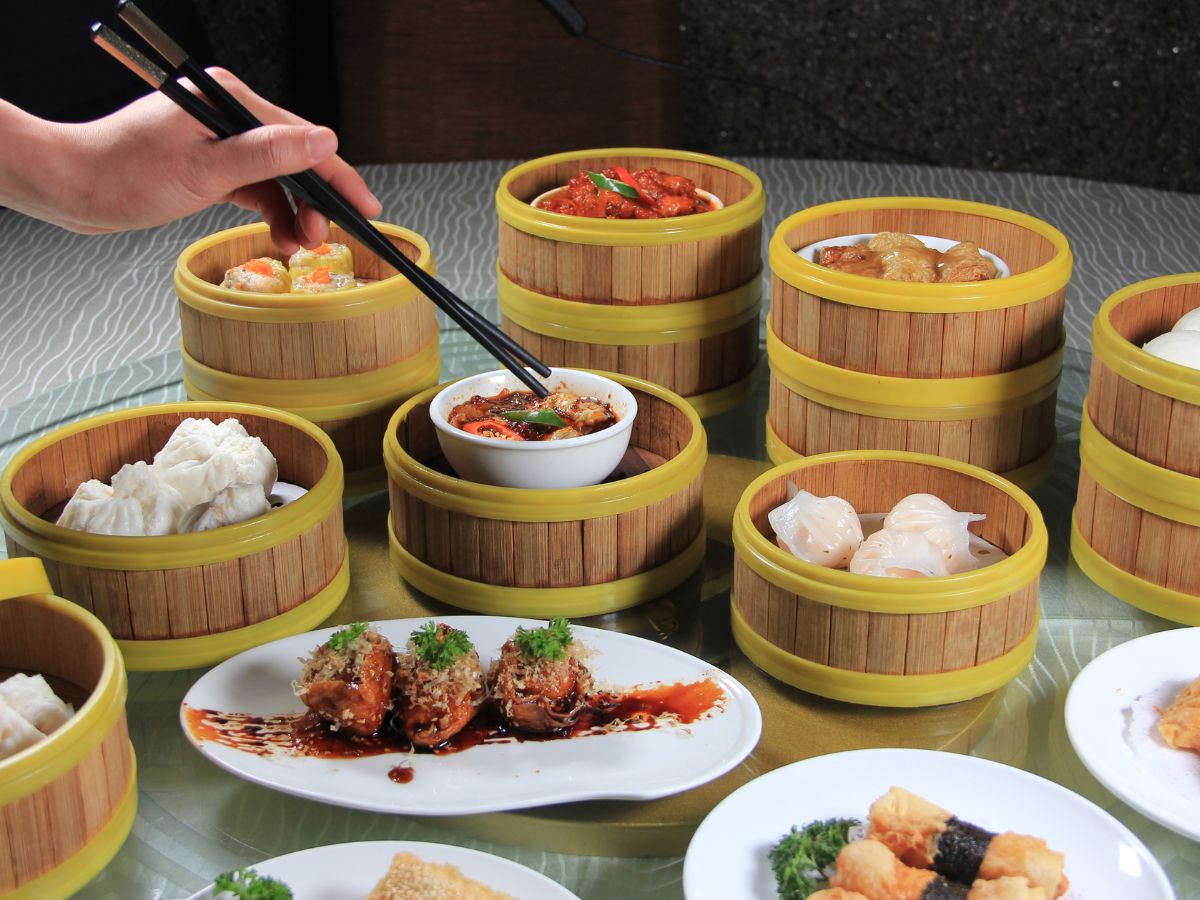 Get a basket of dim sum at Peach Garden for S$3 in March or S$4 in April