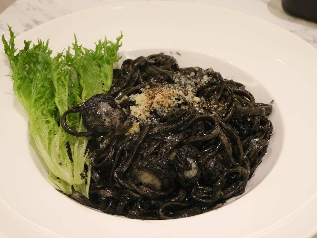 07-gl-Milan Cafeteria-Squid Ink Pasta-HungryGoWhere