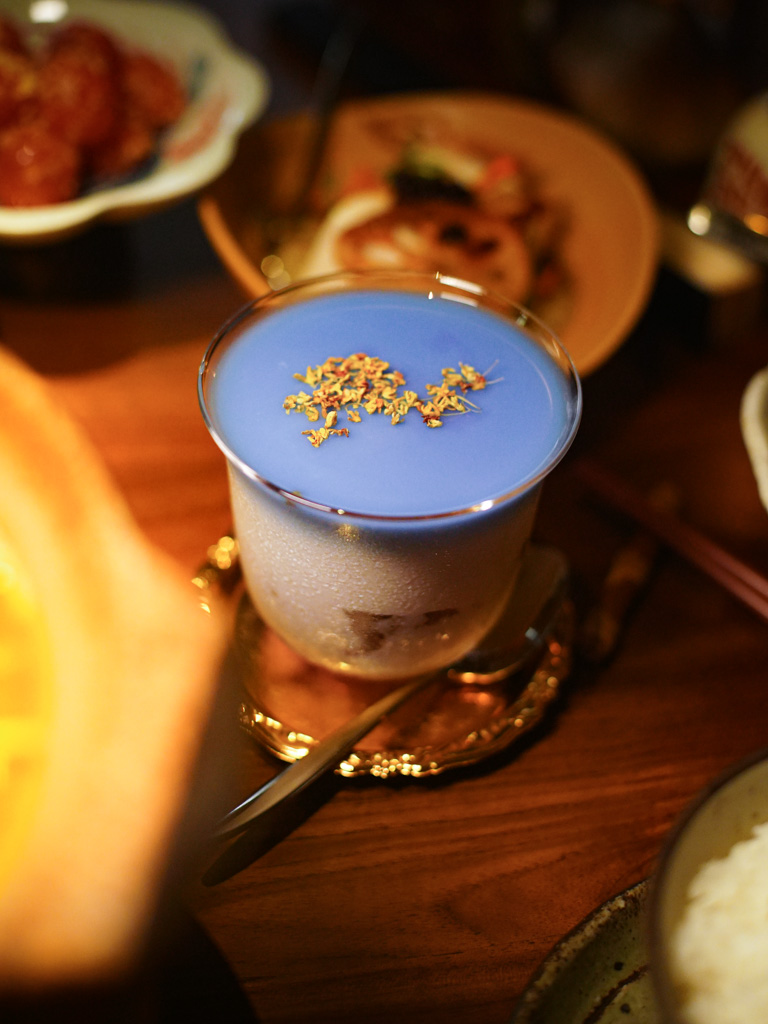 IG-worthy drinks to go with the food, too. Photo: Evan Mua/HungryGoWhere yanhuo restaurant singapore