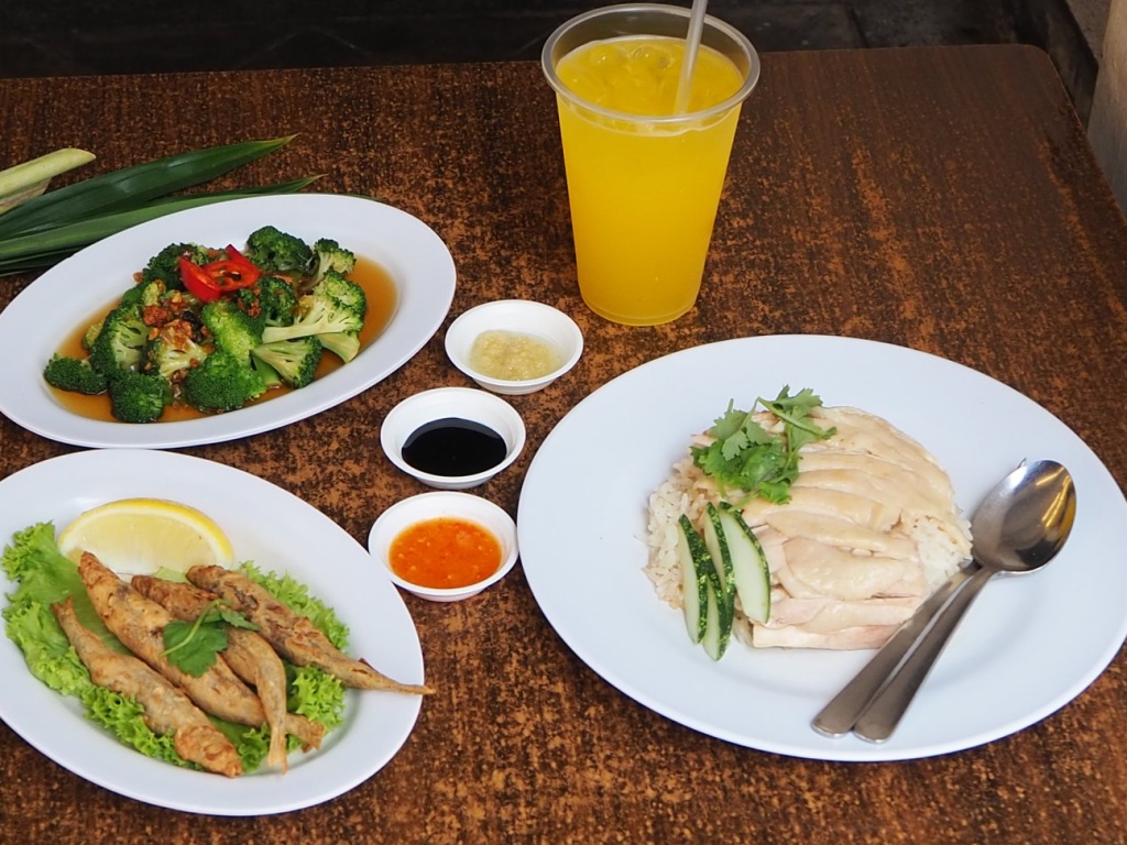 Photo: Tiong Bahru Hainanese Boneless Chicken Rice/Facebook best chicken rice singapore