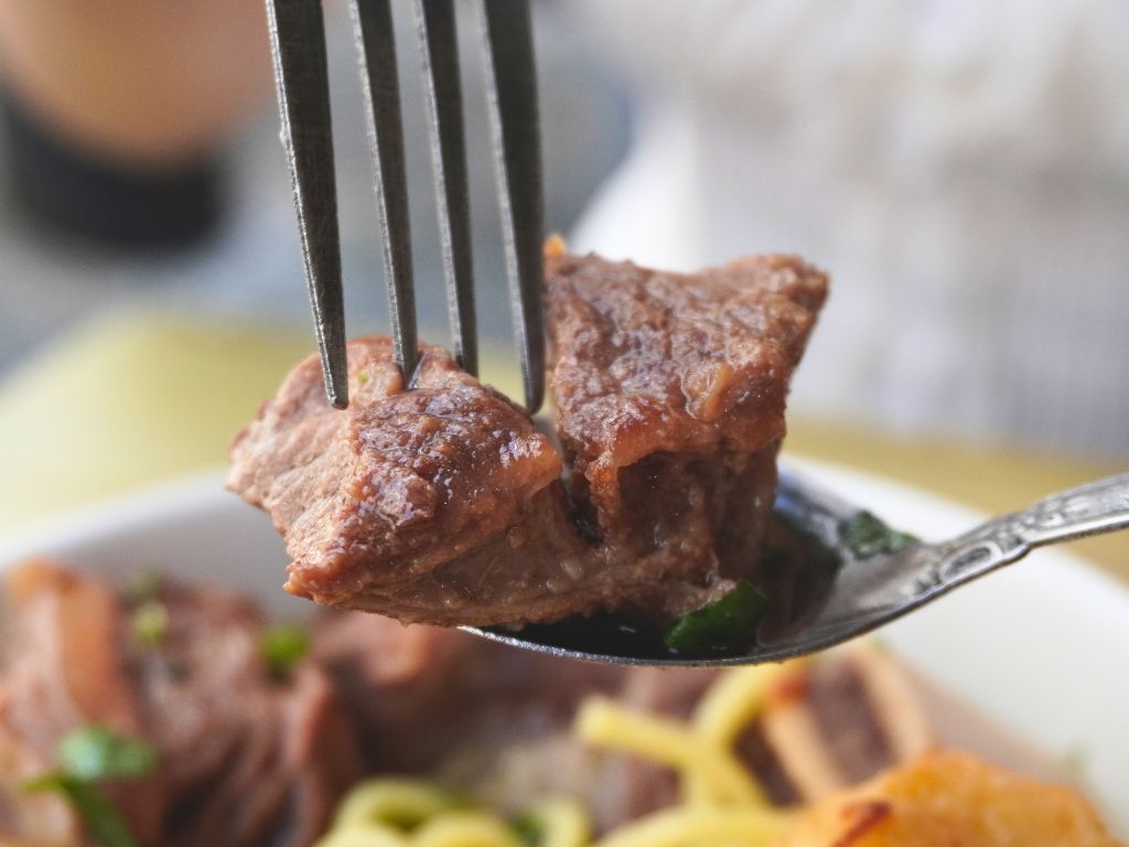 The bakso rusuk has fall-apart beef rib. Photo: Angeline Ang/HungryGoWhere sundanese kitchen