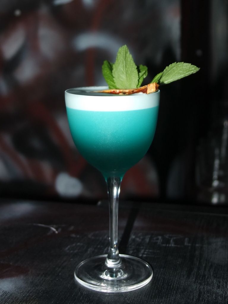 Bring more friends and you get a lower price and more time! Photo: The Cocktail Office free-flow alcohol singapore