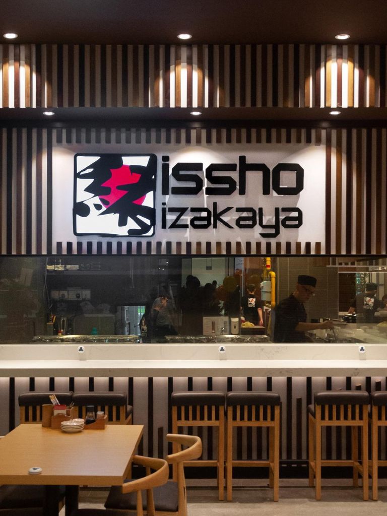 It’s not an izakaya dinner without some sake. Photo: Issho Izakaya free-flow alcohol singapore