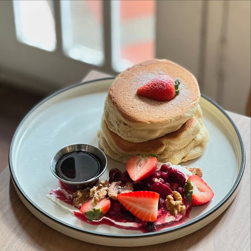 work-friendly cafes singapore