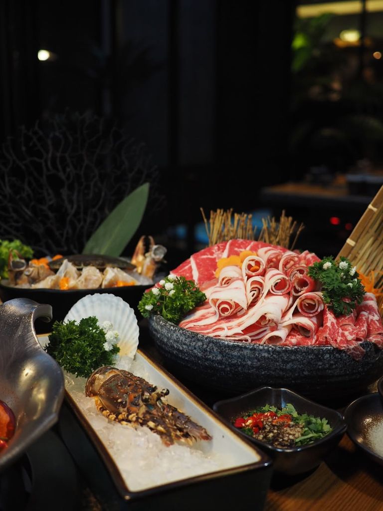 Cou Cou’s presentation feels premium compared to other restaurants. Photo: @tjang.fonda/Instagram steamboat singapore