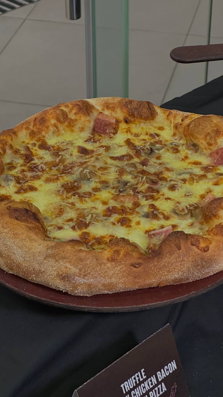 Truffle shroom “N” chicken bacon sourdough pizza. Photo: Shannon Ong/HungryGoWhere sourdough pizza hut