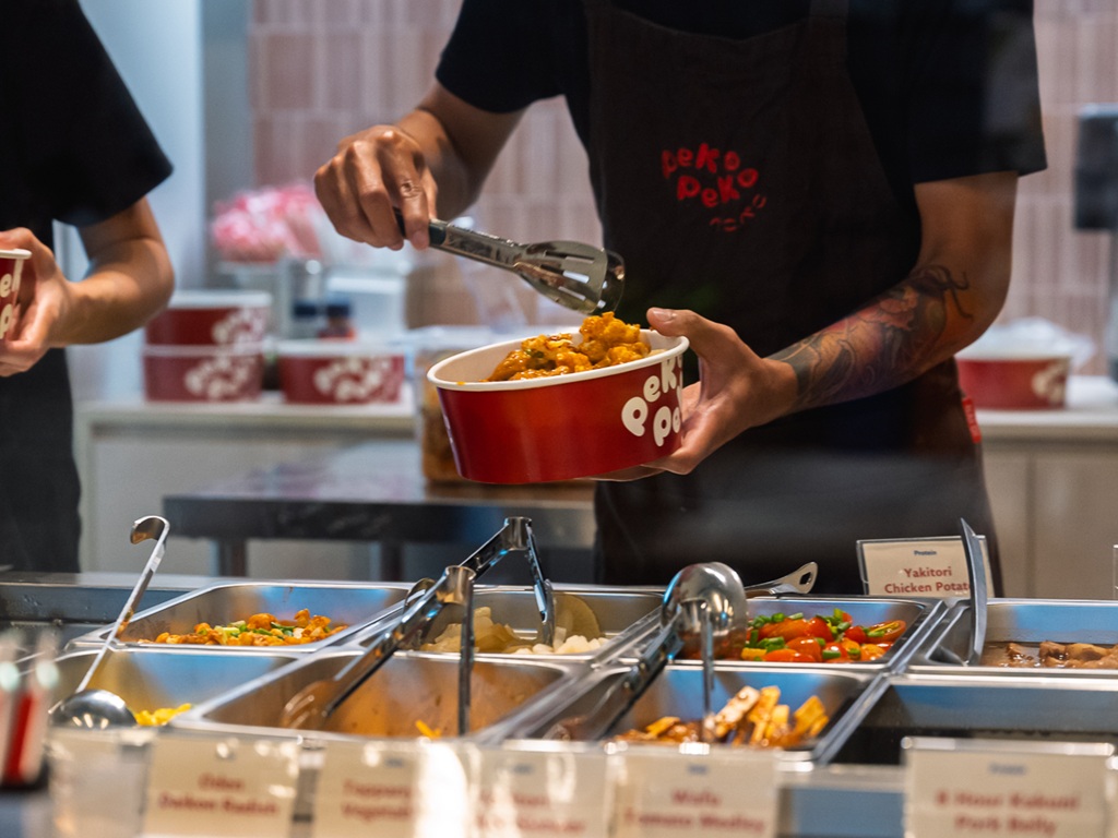 Peko Peko’s latest Marina One outlet is a build-your-own-bowl concept. Photo: Abdul Rahim Anwar/HungryGoWhere peko peko