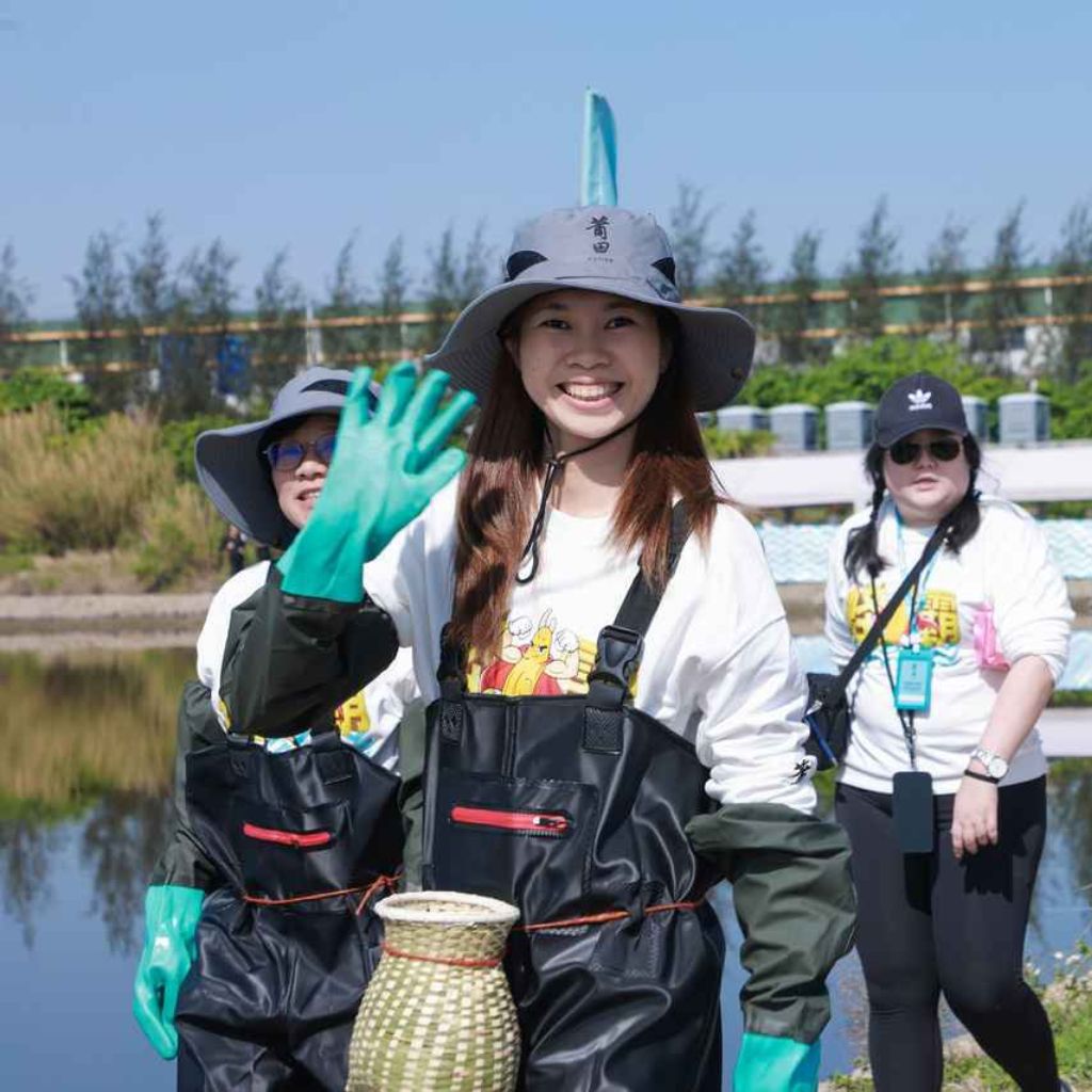 Yes, that’s me all excited for Putien’s Duotou clam festival. Photo: Putien putian china
