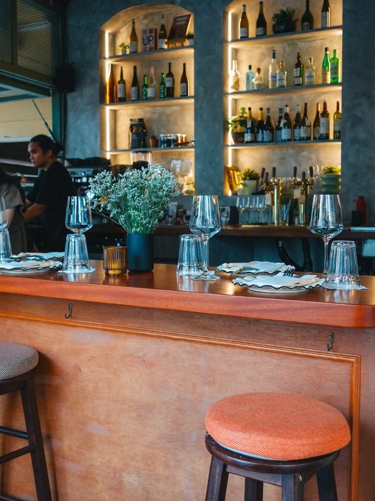 There is a mix of counter and outdoor seats here. Photo: Sarah Chua/HungryGoWhere Club Street Laundry Modern Australian Eatery